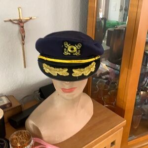 Kids captain hat NWT scala